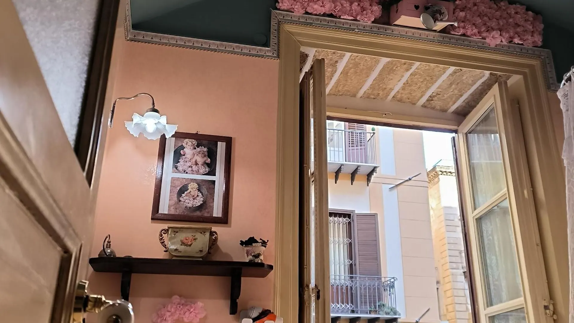 Vittorio Emanuele Rooms Di Prinzi Palermo 2*,  Italy