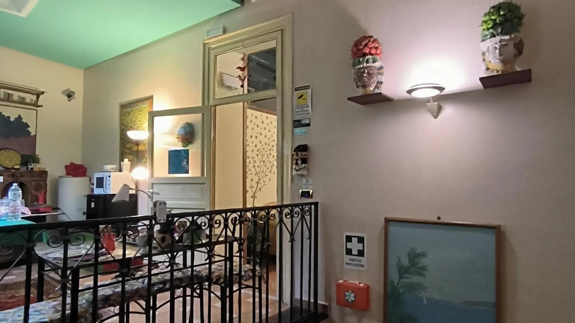 Vittorio Emanuele Rooms Di Prinzi Palermo 2*,  Italy