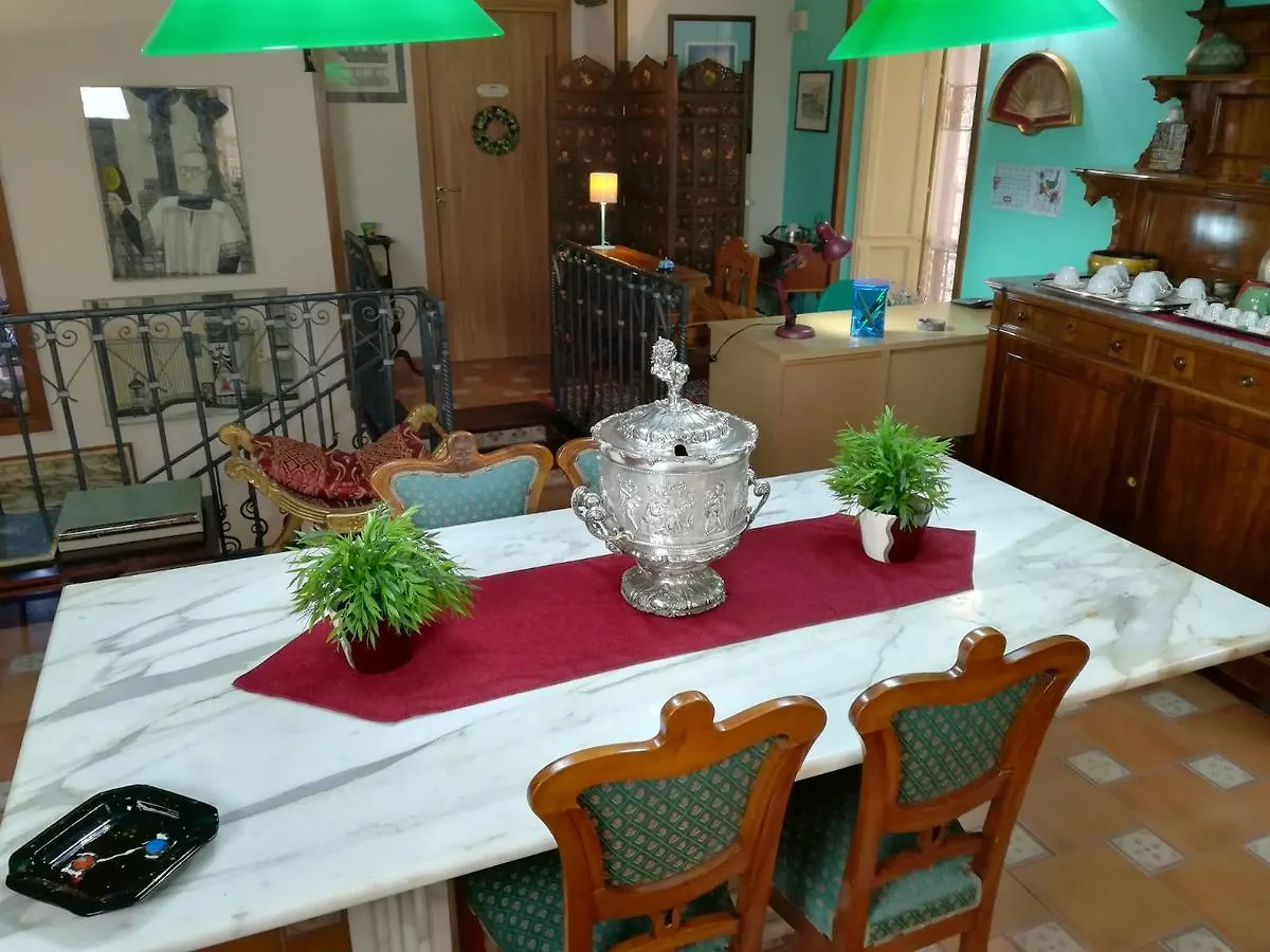 Vittorio Emanuele Rooms Di Prinzi Palermo 2*,  Italy